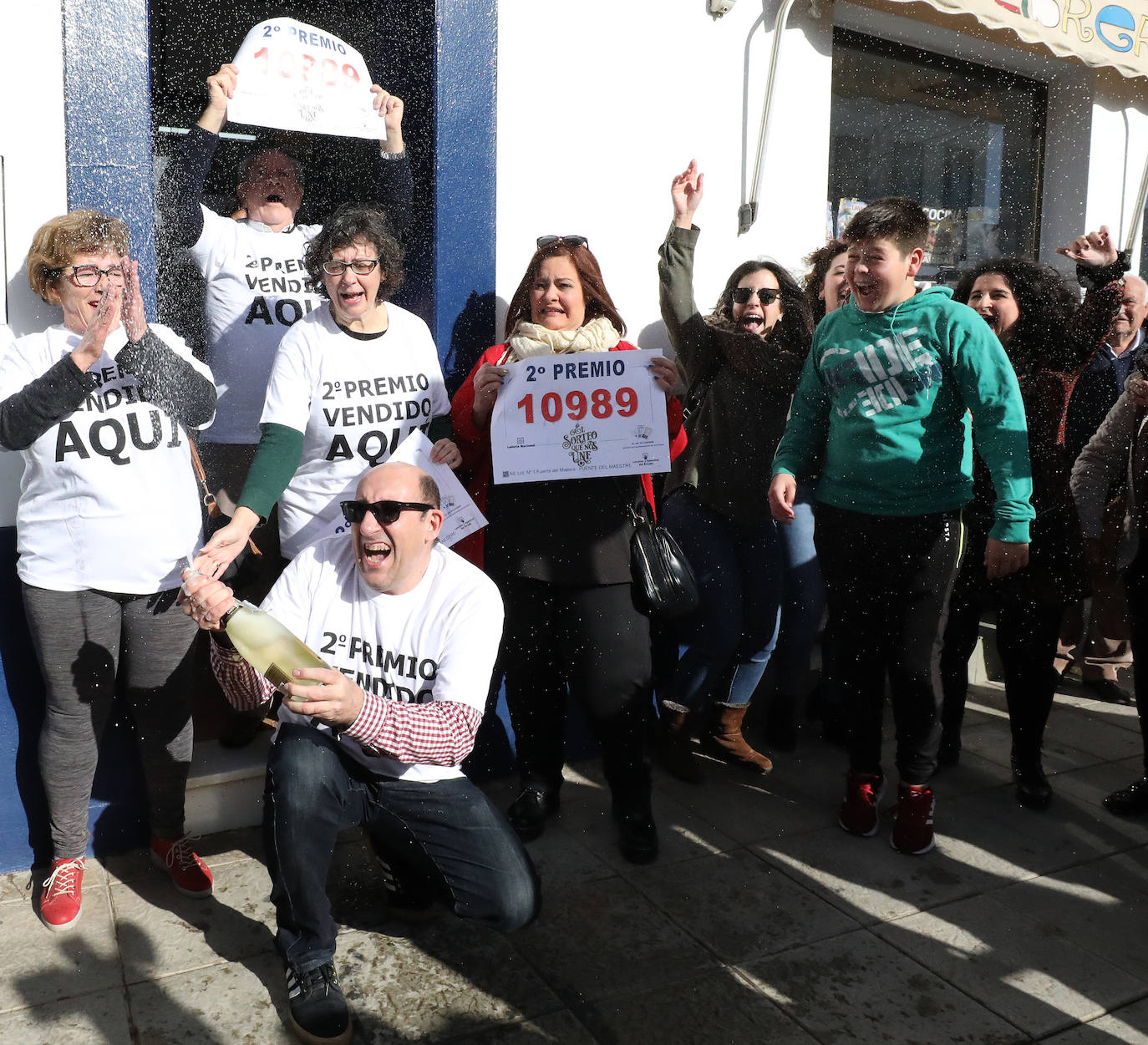 Los agraciados de Fuente del Maestre celebran el premio