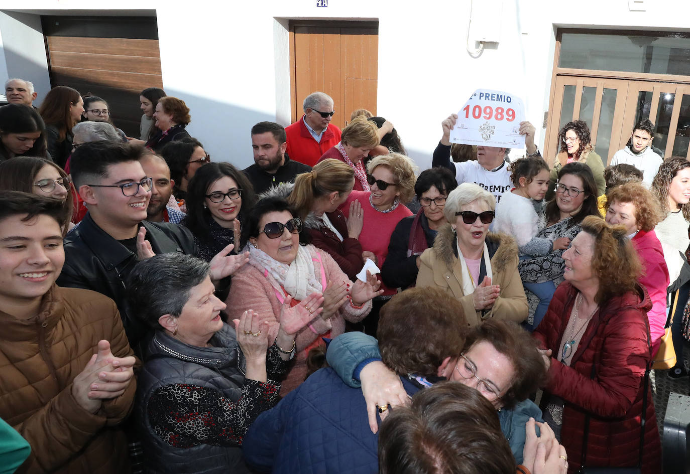 Los agraciados de Fuente del Maestre celebran el premio