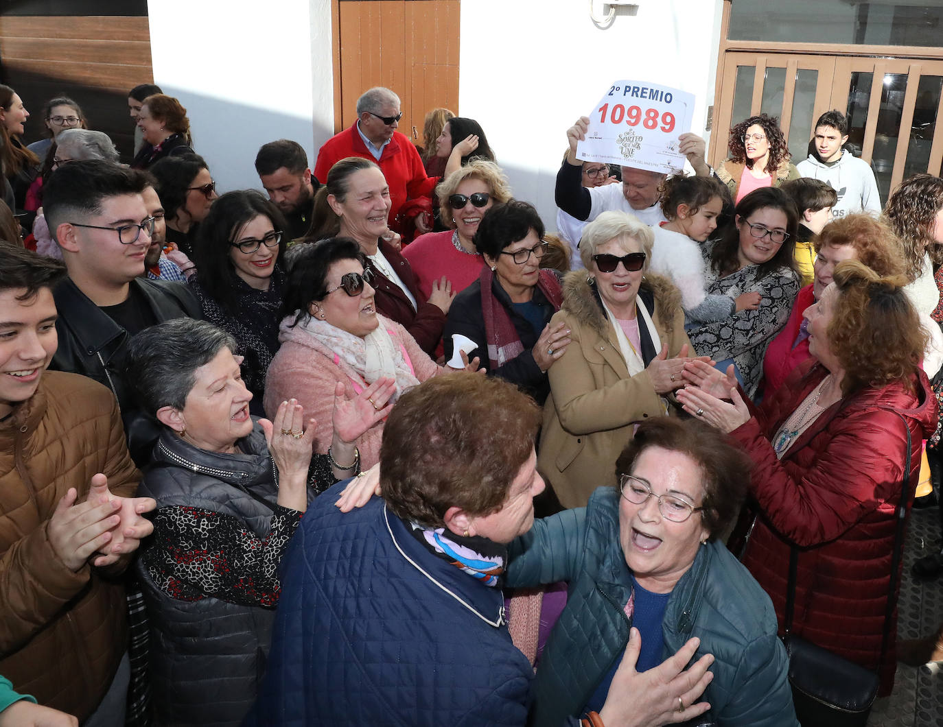 Los agraciados de Fuente del Maestre celebran el premio