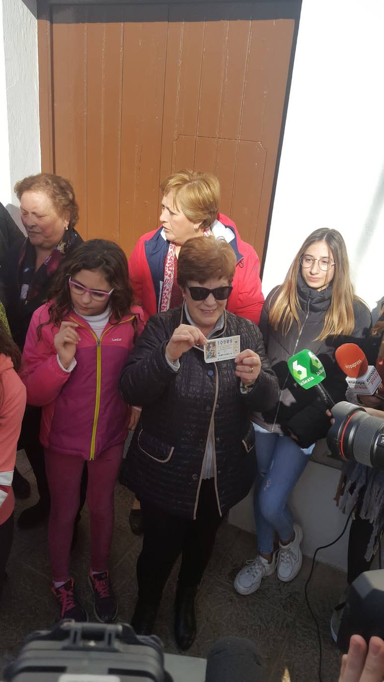 Los agraciados de Fuente del Maestre celebran el premio