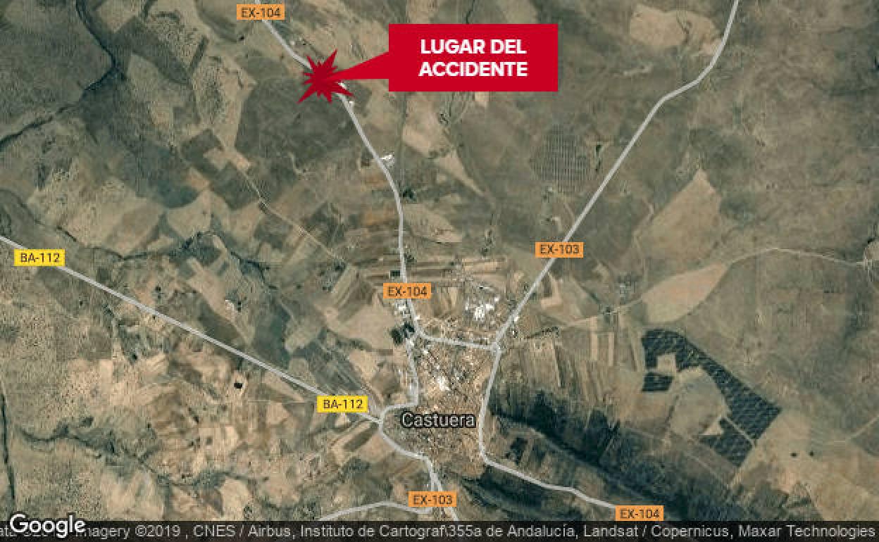 Tres heridos, uno de ellos grave, al salirse un camión de la vía y volcar cerca de Castuera