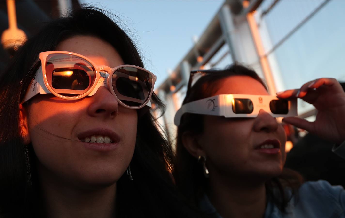 Fotos: Eclipse solar en los Emiratos Arabes Unidos