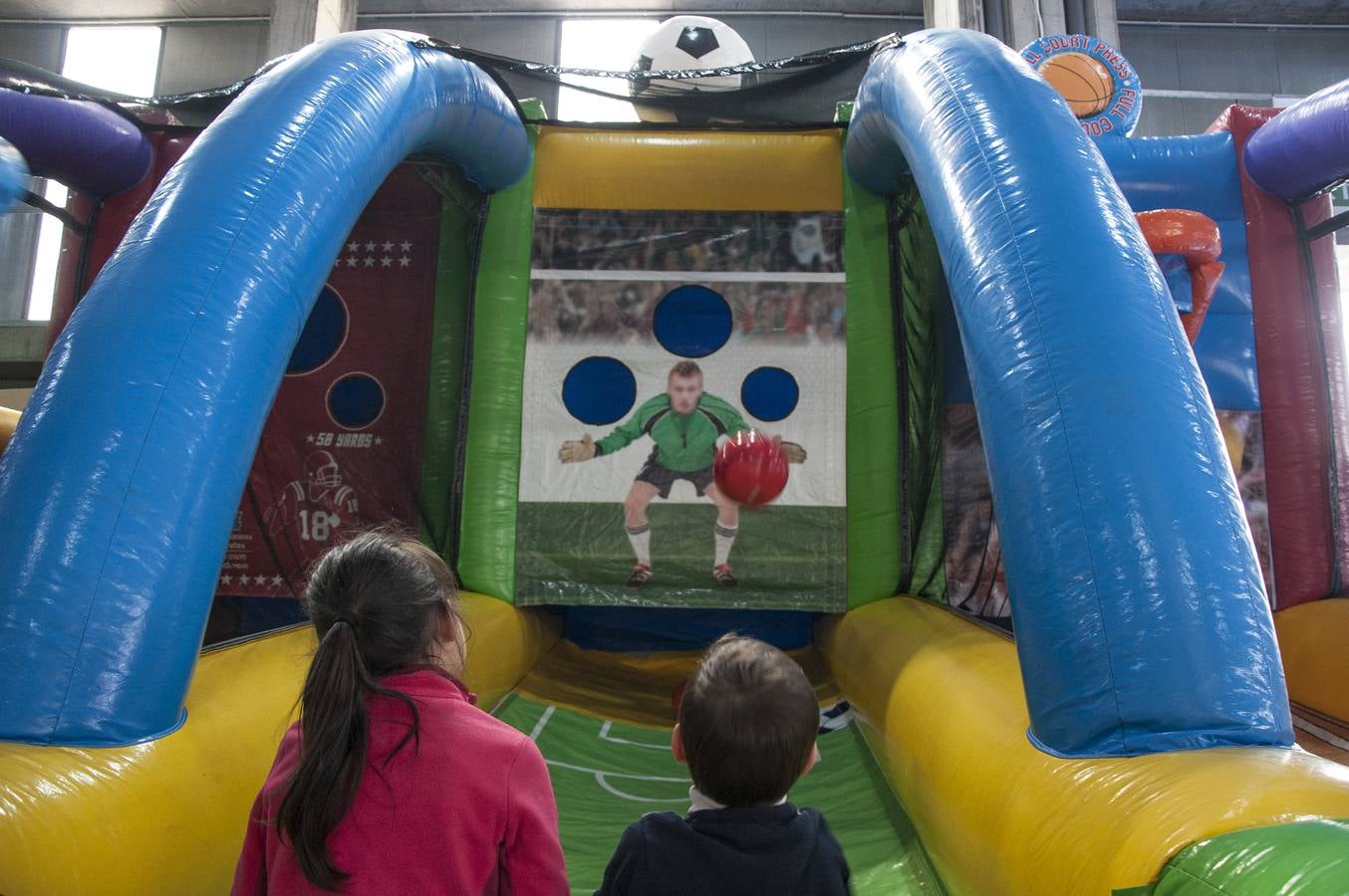 Fotos: La feria de la juventud Iberocio de Badajoz llega con novedades como un área de voluntariado o un pasaje del terror