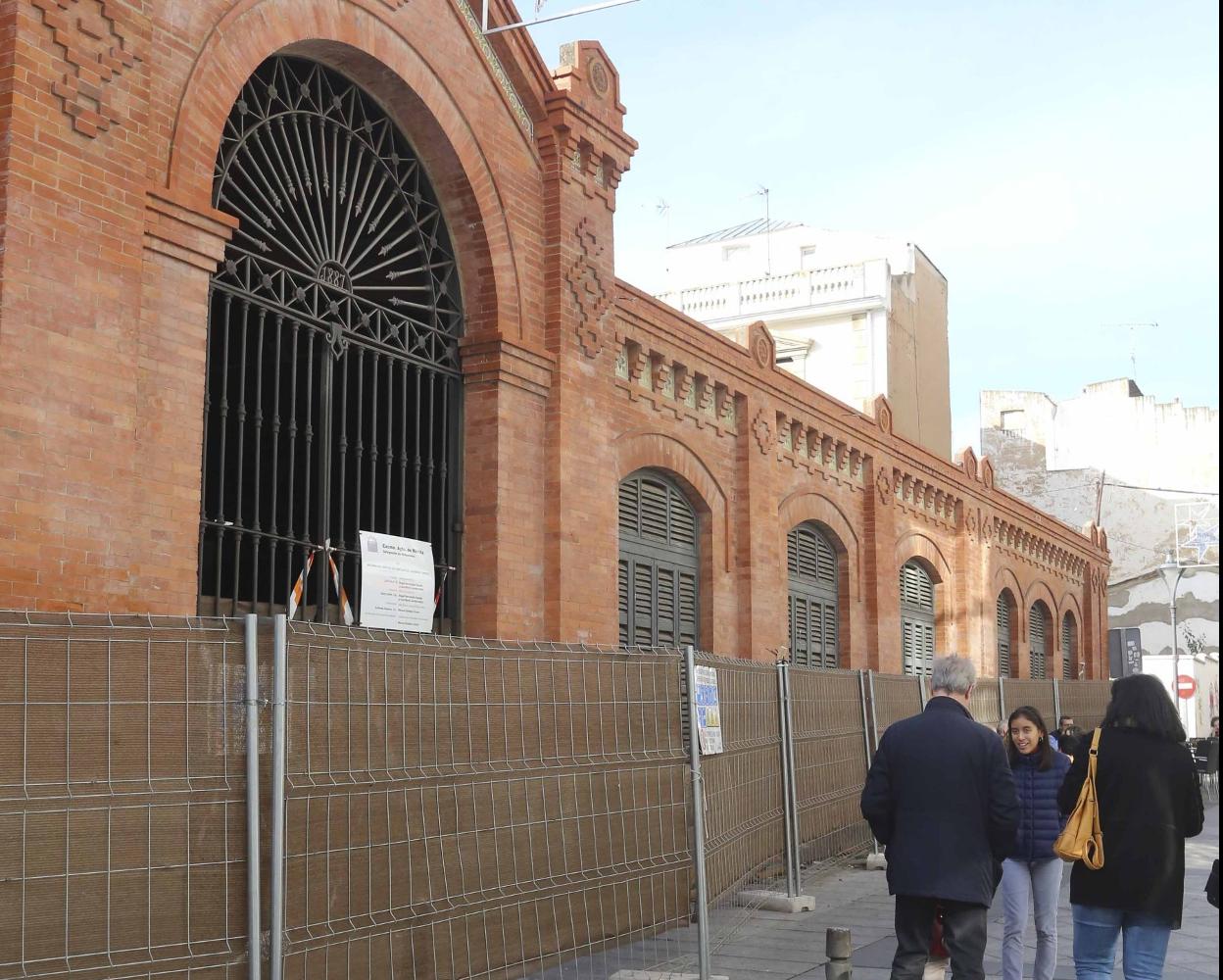 Si se cumplen los plazos, el nuevo mercado de Calatrava se inaugurará a finales del próximo año:: J.M. ROMERO