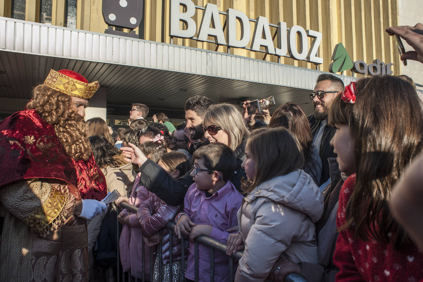 Fotos: Los Reyes Magos llenan de ilusión Badajoz