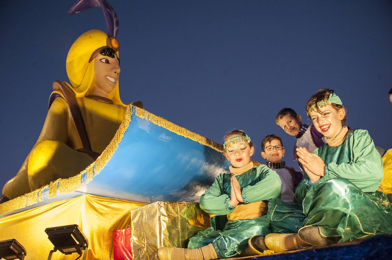 Fotos: Los Reyes Magos llenan de ilusión Badajoz