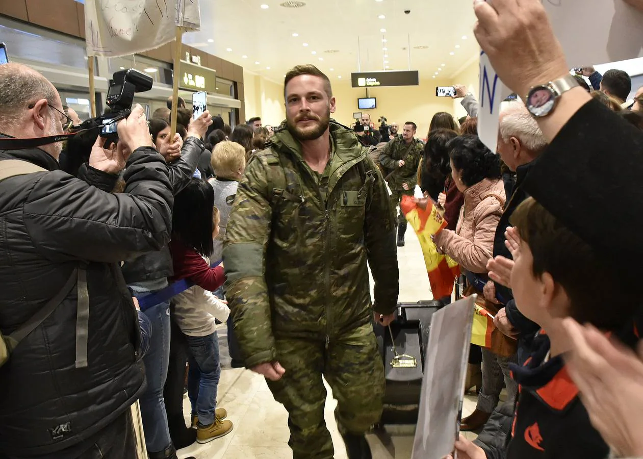 Fotos: Regresa Badajoz el primer contingente de militares extremeños desplegados en Letonia