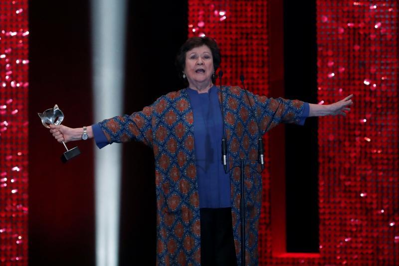 La actriz Julieta Serrano tras recibir el premio.