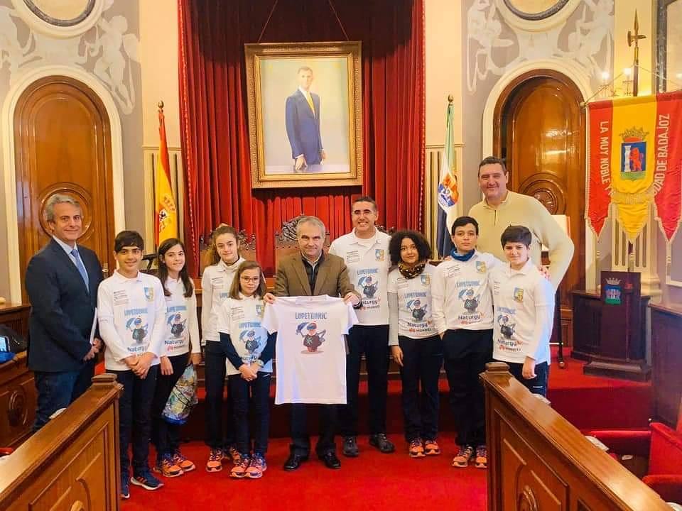 Alumnos del Lope de Vega recibidos en el Ayuntamiento. 
