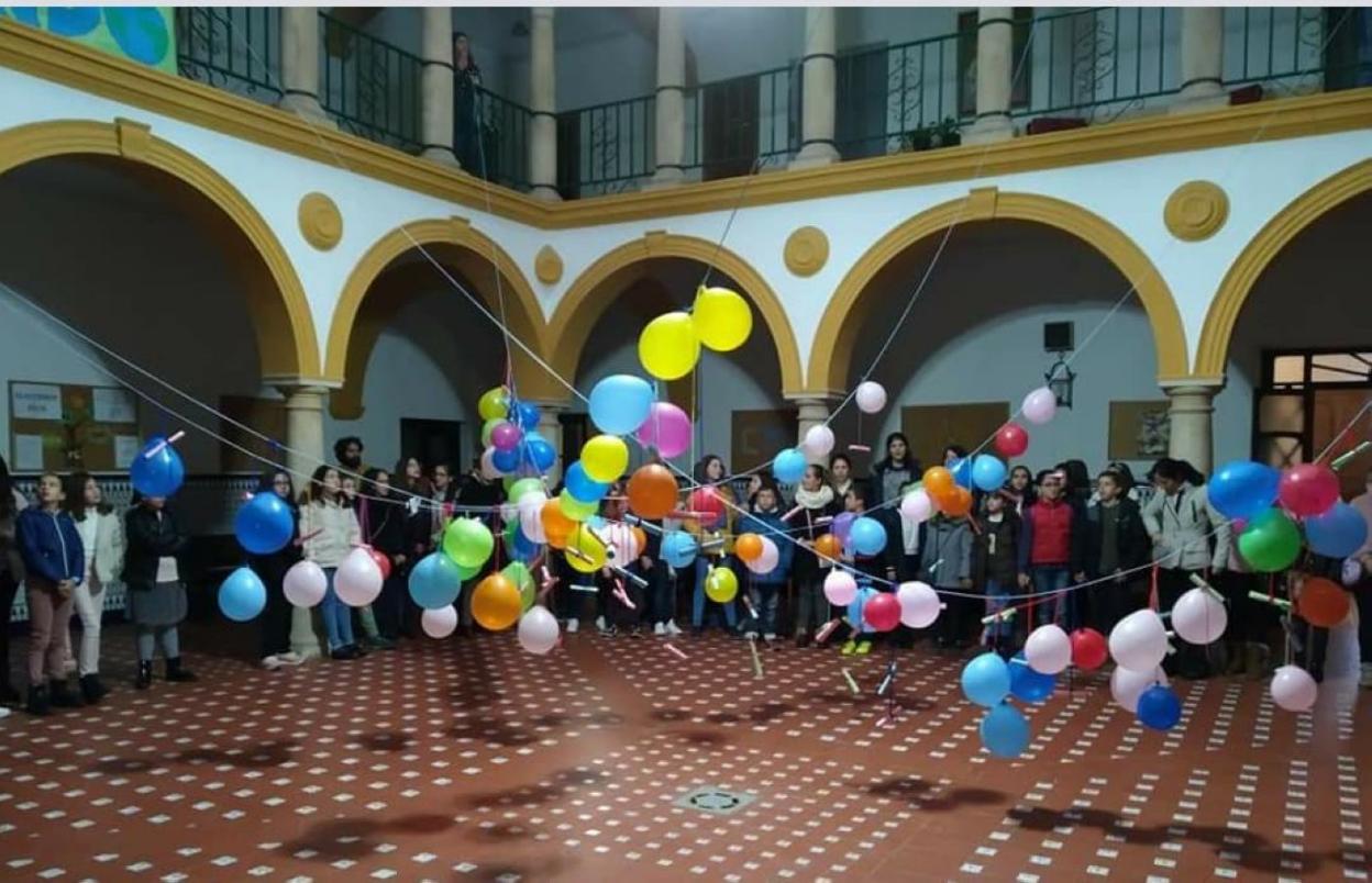 Cada semana más de 200 niños llegan a grupos de catequesis. :: Hoy