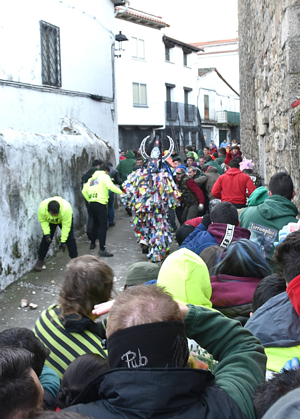 Fotos: La localidad de Piornal vuelve a llenarse de público para participar en el Jarramplas