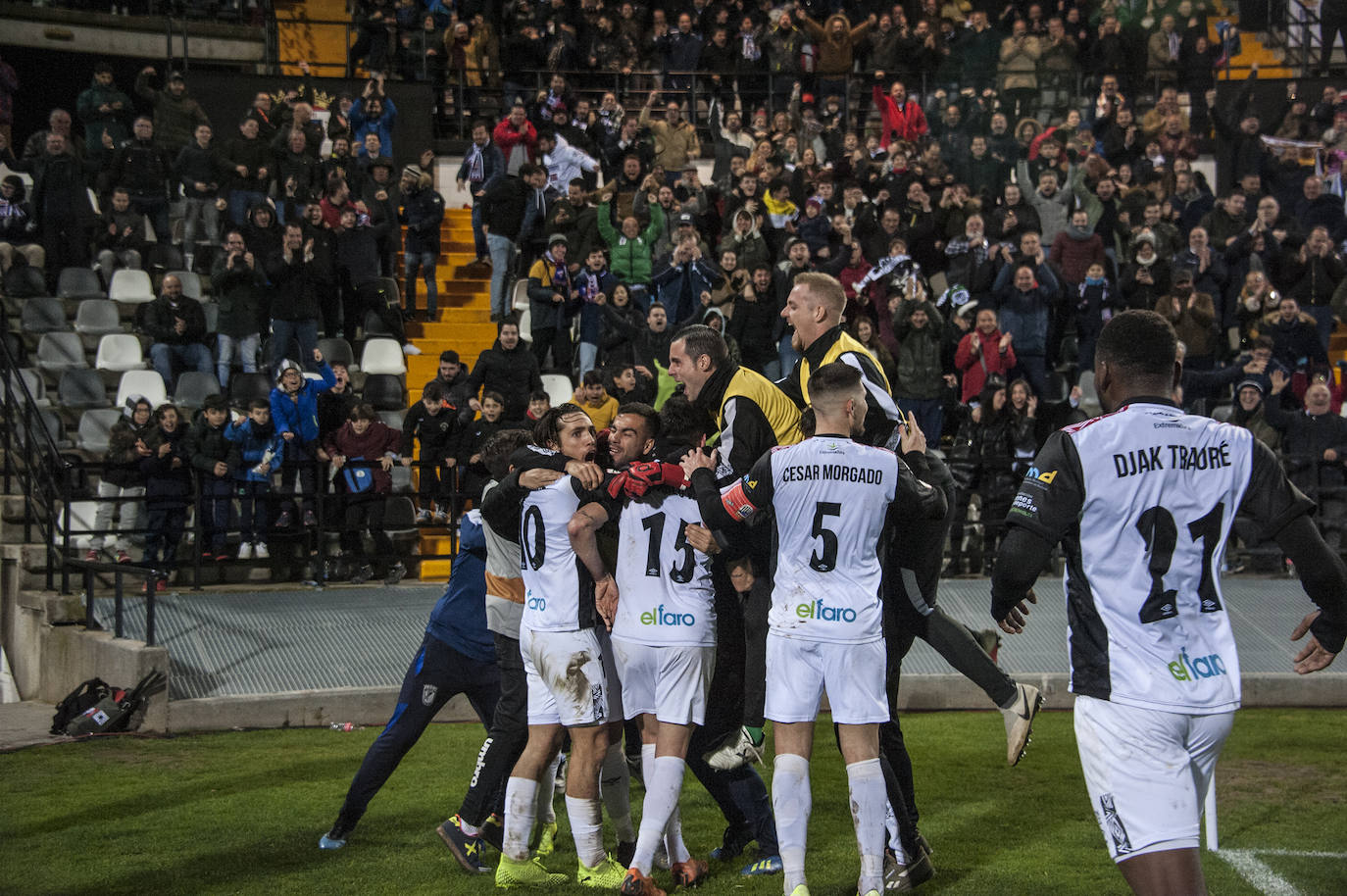 13.000 espectadores disfrutaron de la victoria del CD Badajoz ante el Eibar