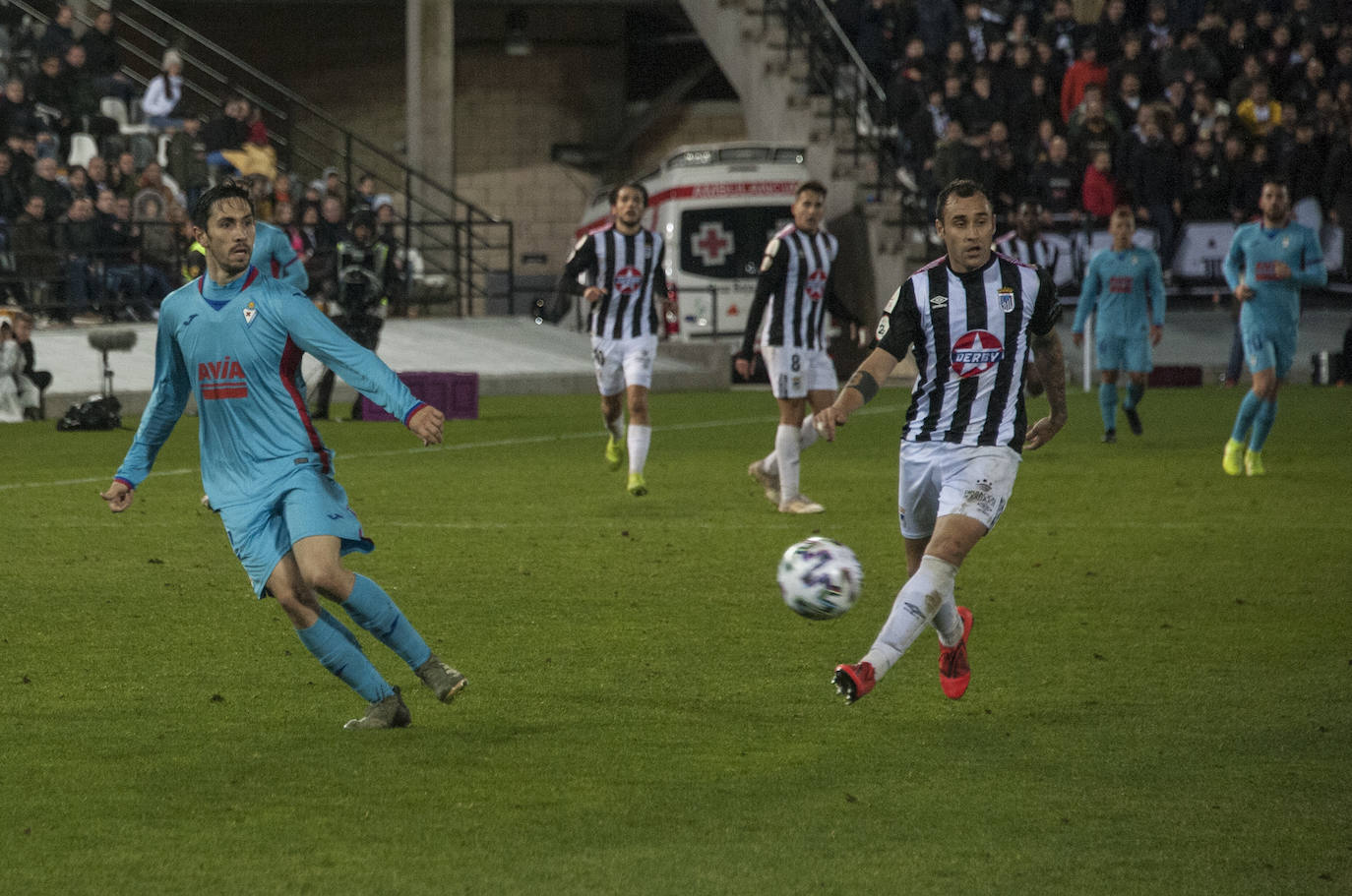 13.000 espectadores disfrutaron de la victoria del CD Badajoz ante el Eibar