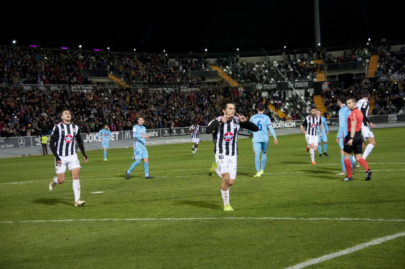 13.000 espectadores disfrutaron de la victoria del CD Badajoz ante el Eibar