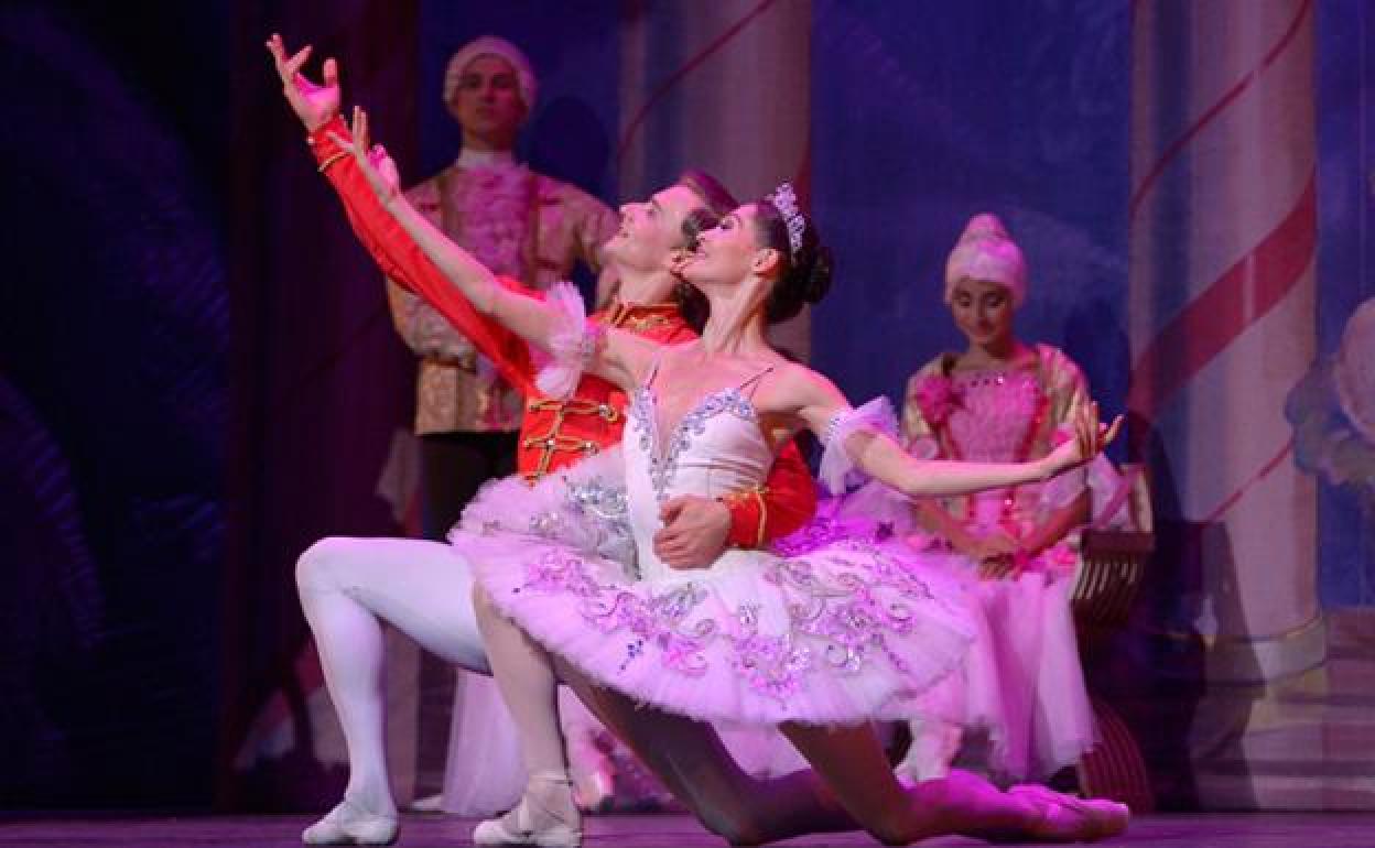 El Palacio de Congresos de Cáceres acoge 'El cascanueces'