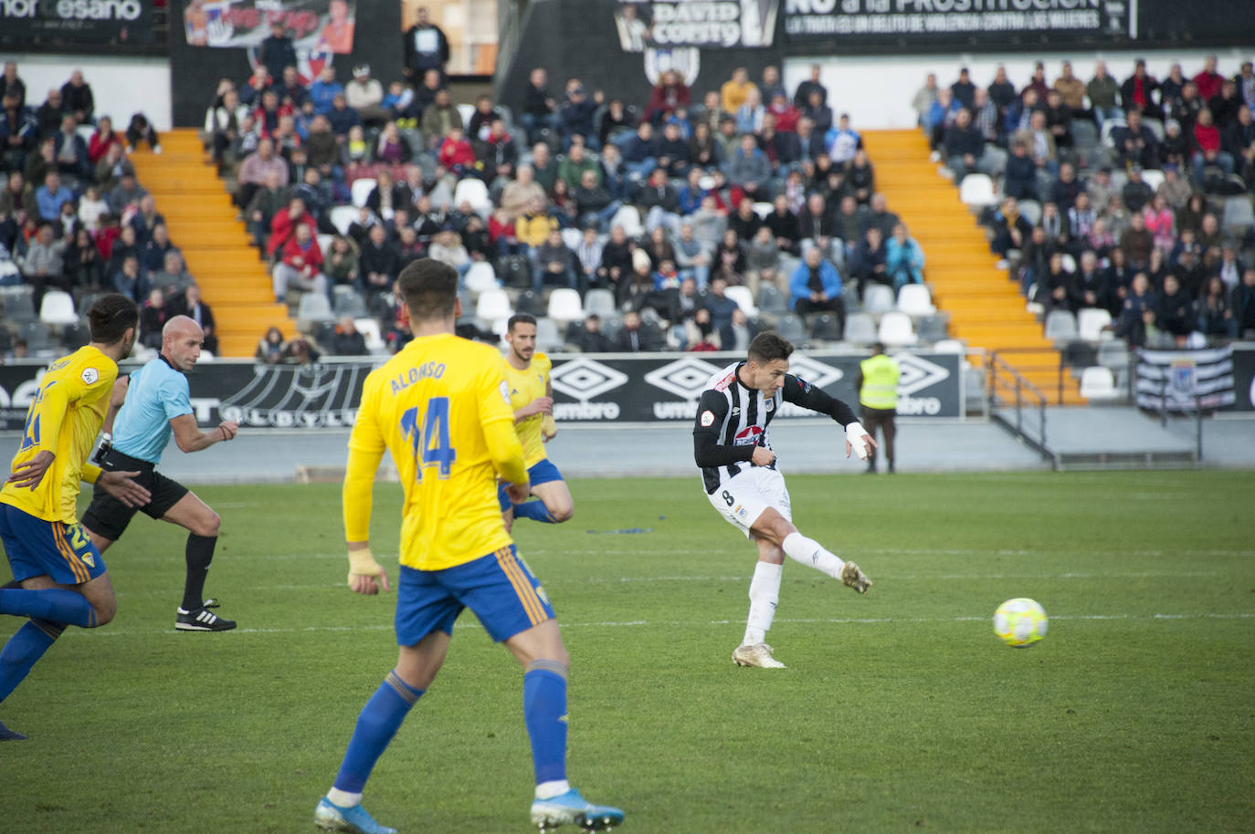 Fotos: Las mejores imágenes del CD Badajoz-Cádiz