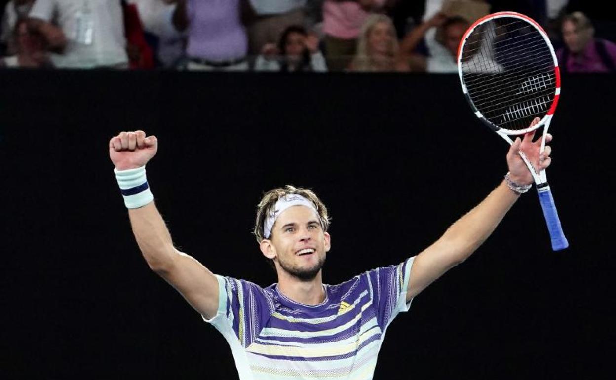 El austríaco Dominic Thiem celebra su victoria ante Alexander Zverev. 