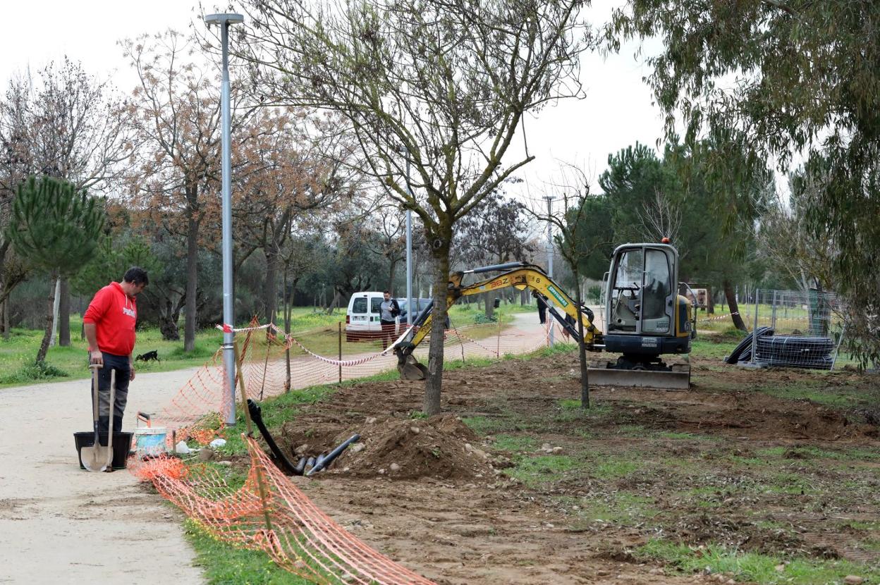 La obra que se hace está al lado del camino perimetral que bordea la Isla :: BRÍGIDO