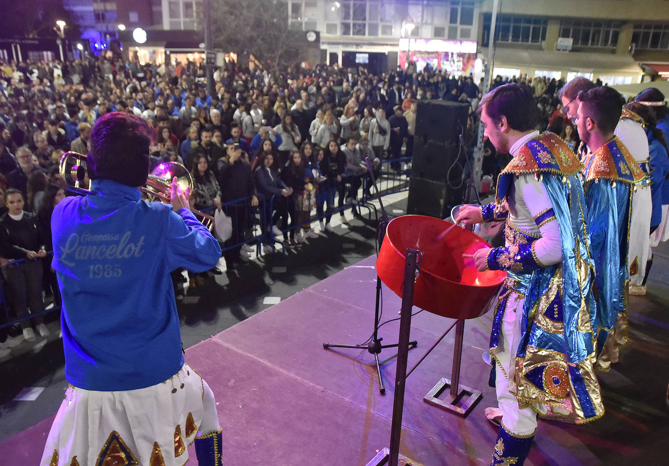 Fotos: La quema del Marimanta abre la programación carnavalera