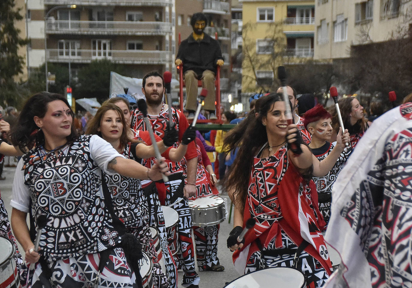 Fotos: La quema del Marimanta abre la programación carnavalera