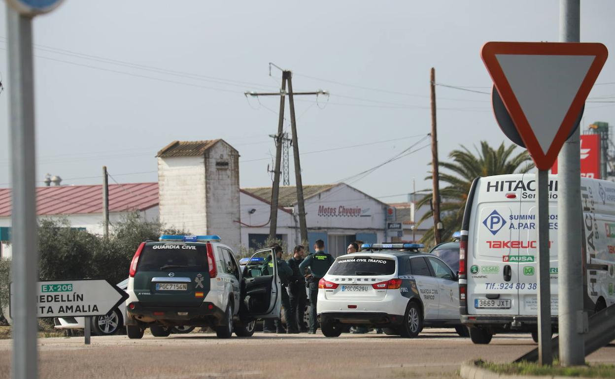 Tras encontrar el Toyota en La Zarza, el dispositivo de búsqueda se ha ampliado a Mérida.