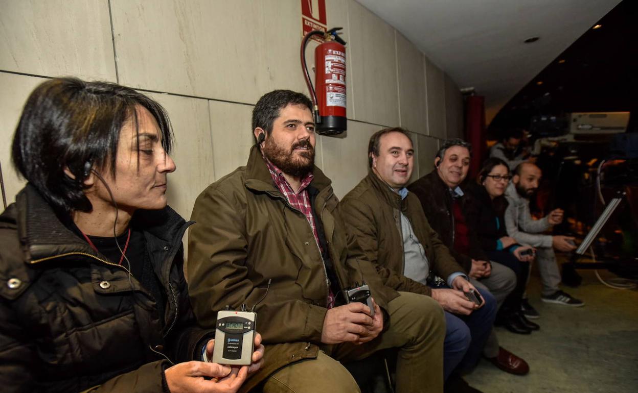 Invidentes con audioguía siguiendo a la murga 20 D'Copas. HOY