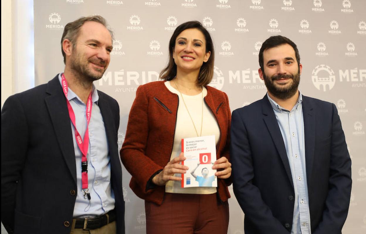 Juan Pablo Venero, Silvia Jato y Felipe González. brígido