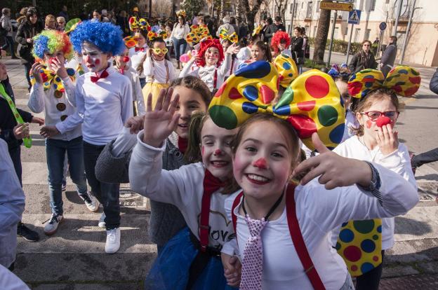 El Carnaval sale a la calle en manga corta