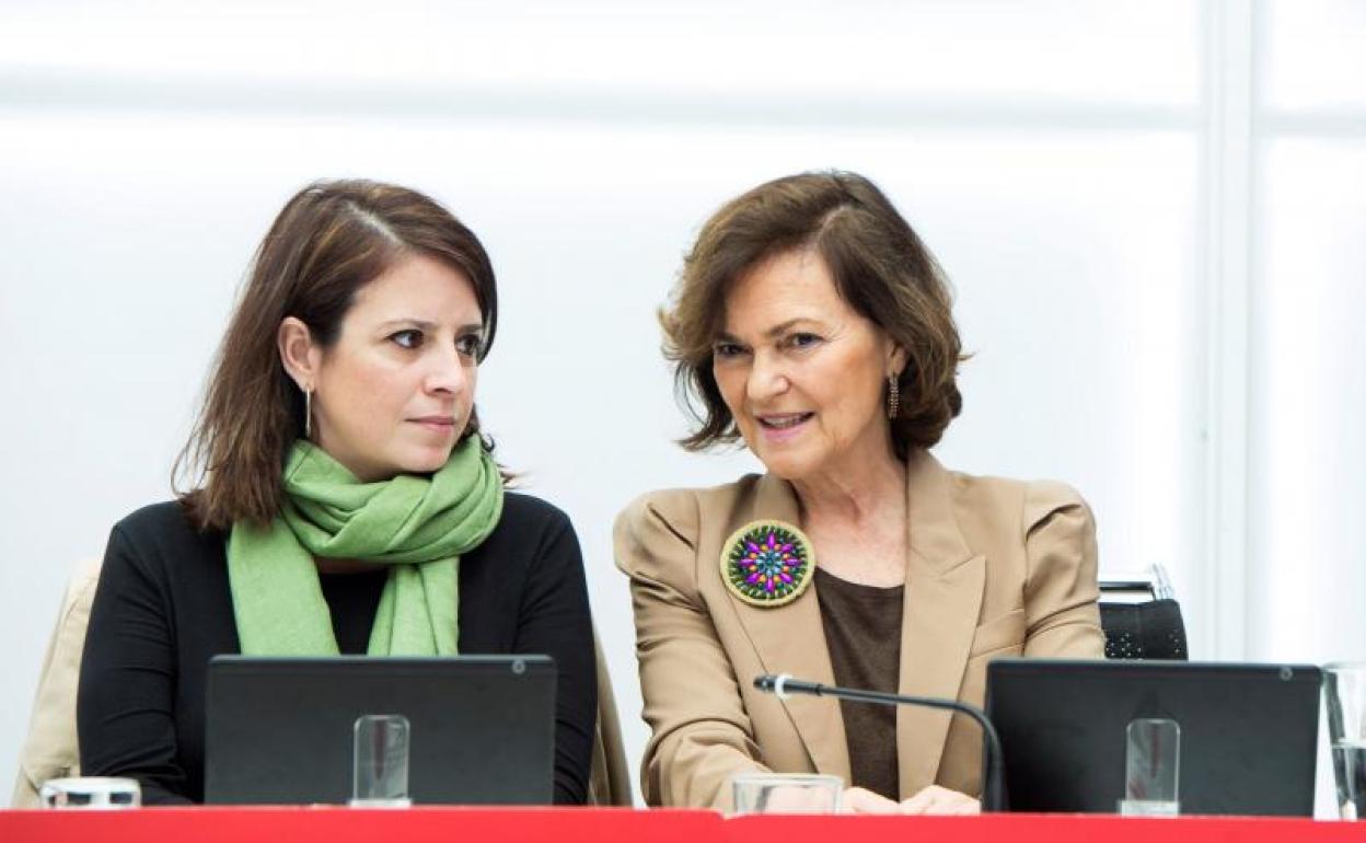 Adriana Lastra y Carmen Calvo. 