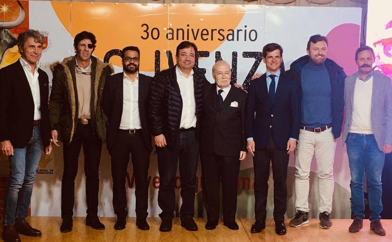 Participantes en el homenaje tributado a Val-Carreres en la Feria de Olivenza