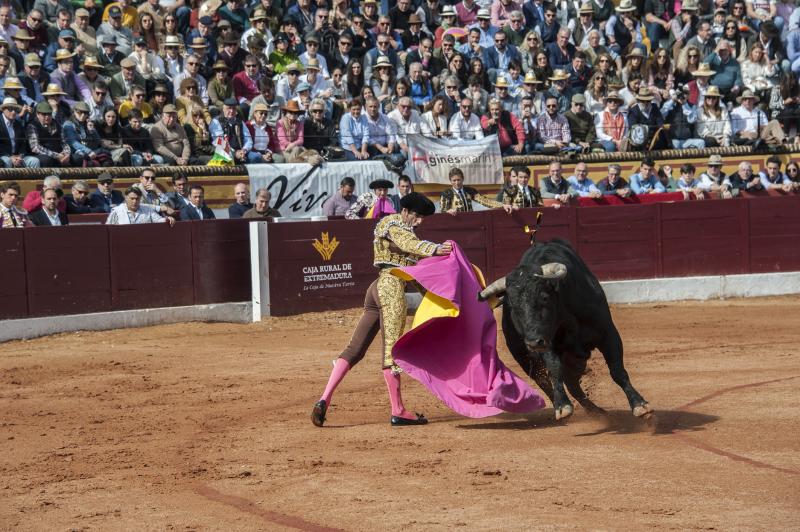 Alarde de torería y valor de Emilio de Justo y Ginés Marín para abrir la puerta grande. 