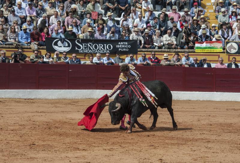 Alarde de torería y valor de Emilio de Justo y Ginés Marín para abrir la puerta grande. 