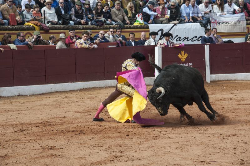 Alarde de torería y valor de Emilio de Justo y Ginés Marín para abrir la puerta grande. 