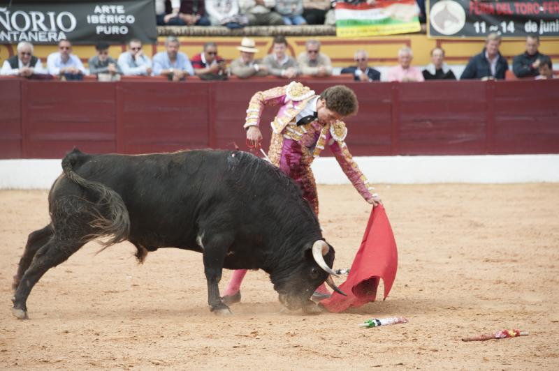 Alarde de torería y valor de Emilio de Justo y Ginés Marín para abrir la puerta grande. 