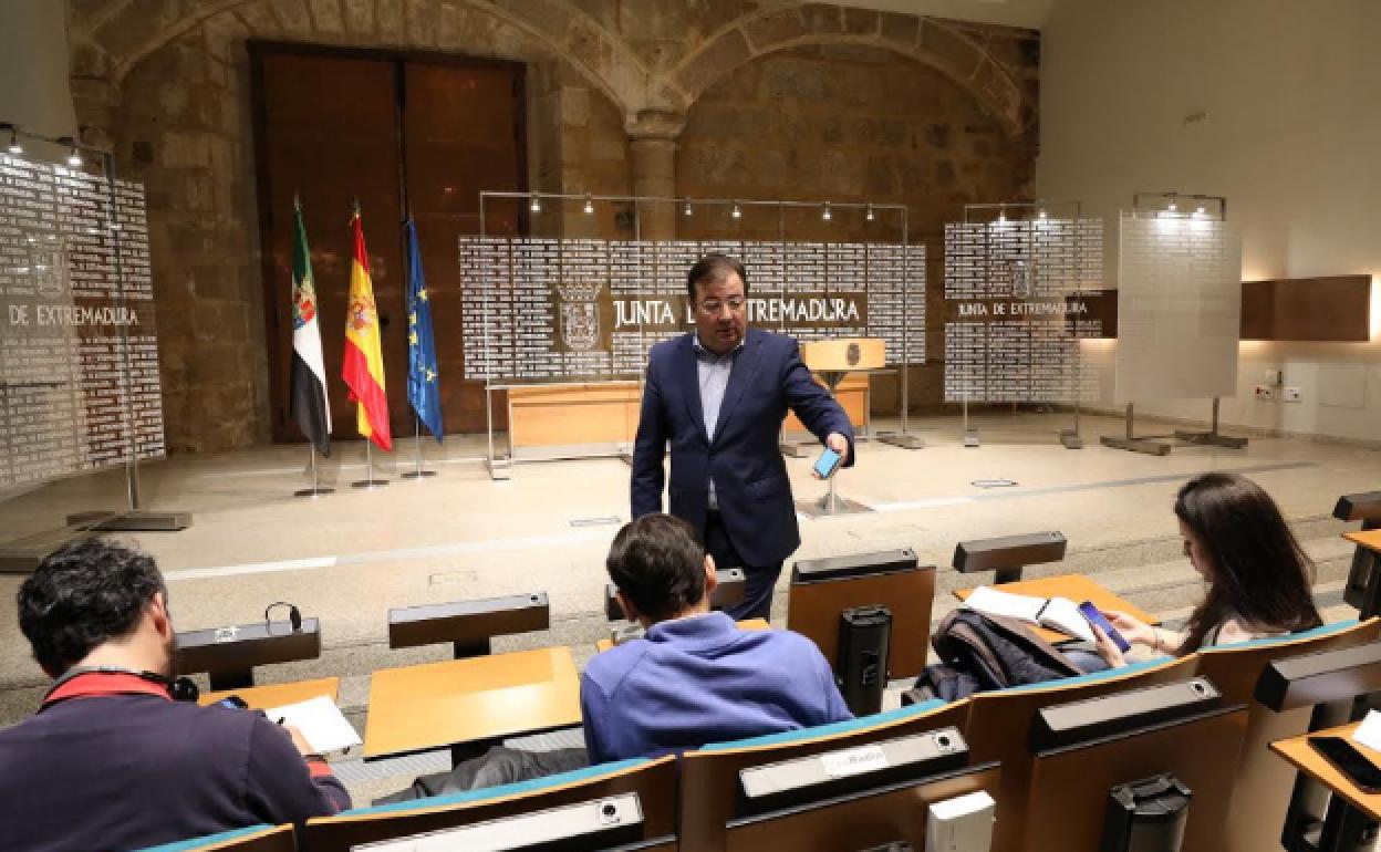 Guillermo Fernández Vara, en su comparecencia de esta mañana. 