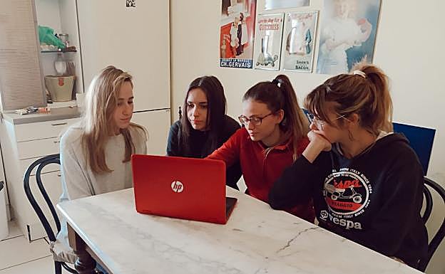 «Estamos atrapadas en Italia y nos están cancelando los vuelos para poder volver a Extremadura»