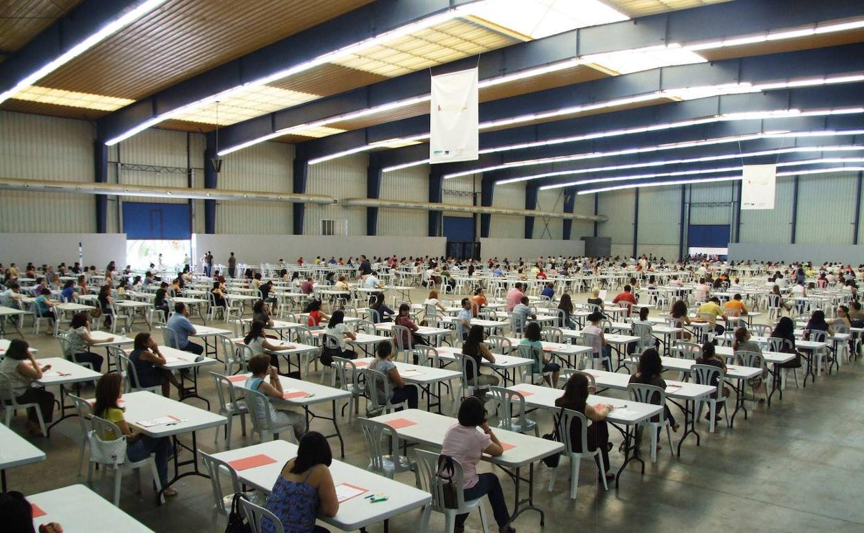 La Junta aplaza las oposiciones de concurrencia masiva previstas para el 21 y 28 de marzo