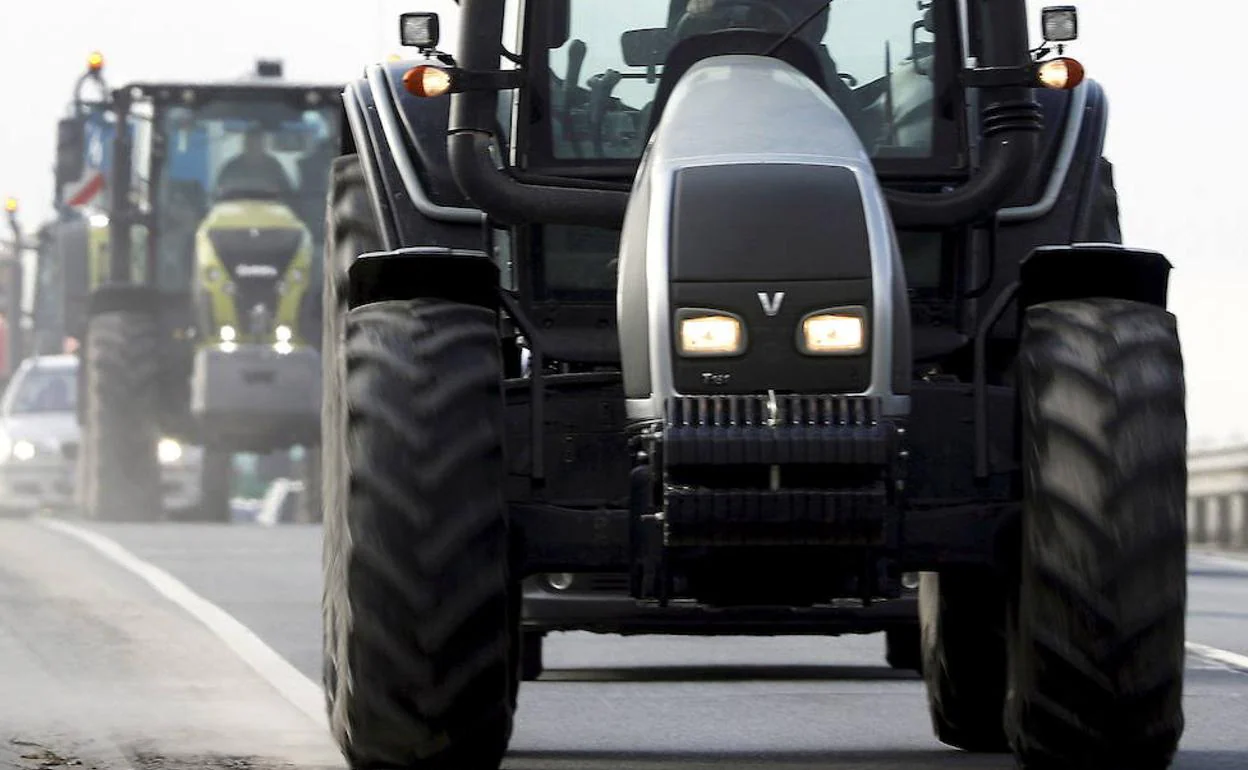 Agricultores de Almendralejo desinfectarán las calles con sus tractores