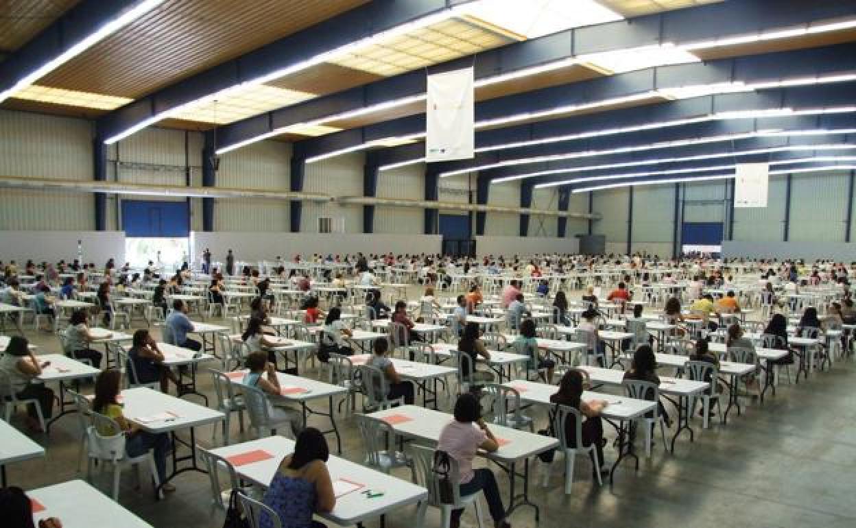 La Junta también suspende las pruebas de oposiciones de abril