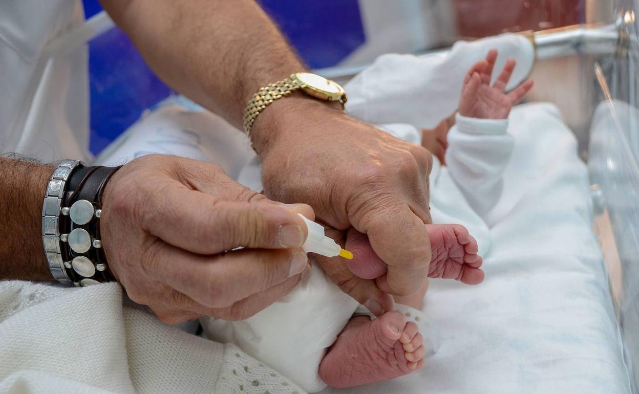 Nacen más de 300 bebés en Extremadura en los primeros quince días del estado de alarma