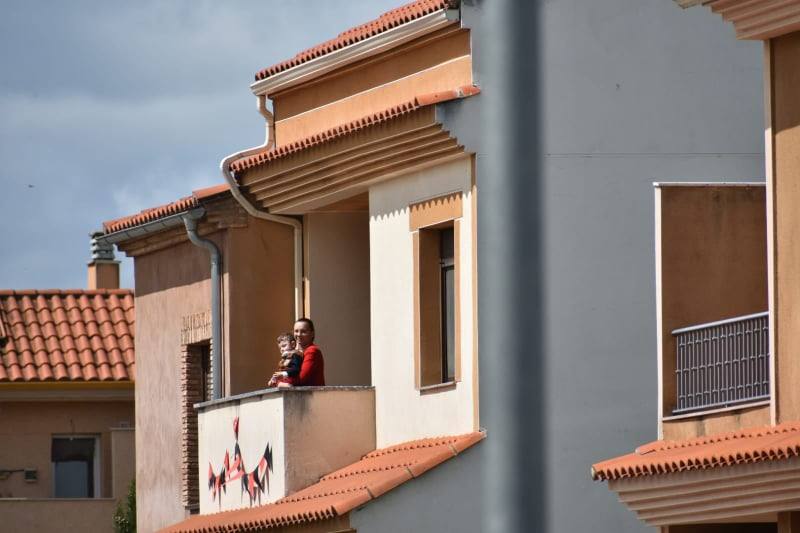 Fotos: Los vecinos de Arroyo celebran el Día de la Luz desde casa