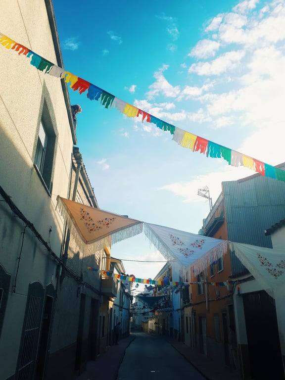 Fotos: Los vecinos de Arroyo celebran el Día de la Luz desde casa