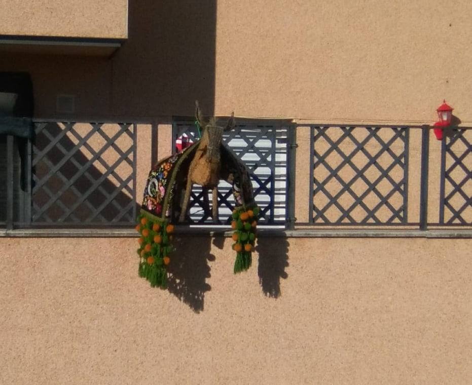 Fotos: Los vecinos de Arroyo celebran el Día de la Luz desde casa