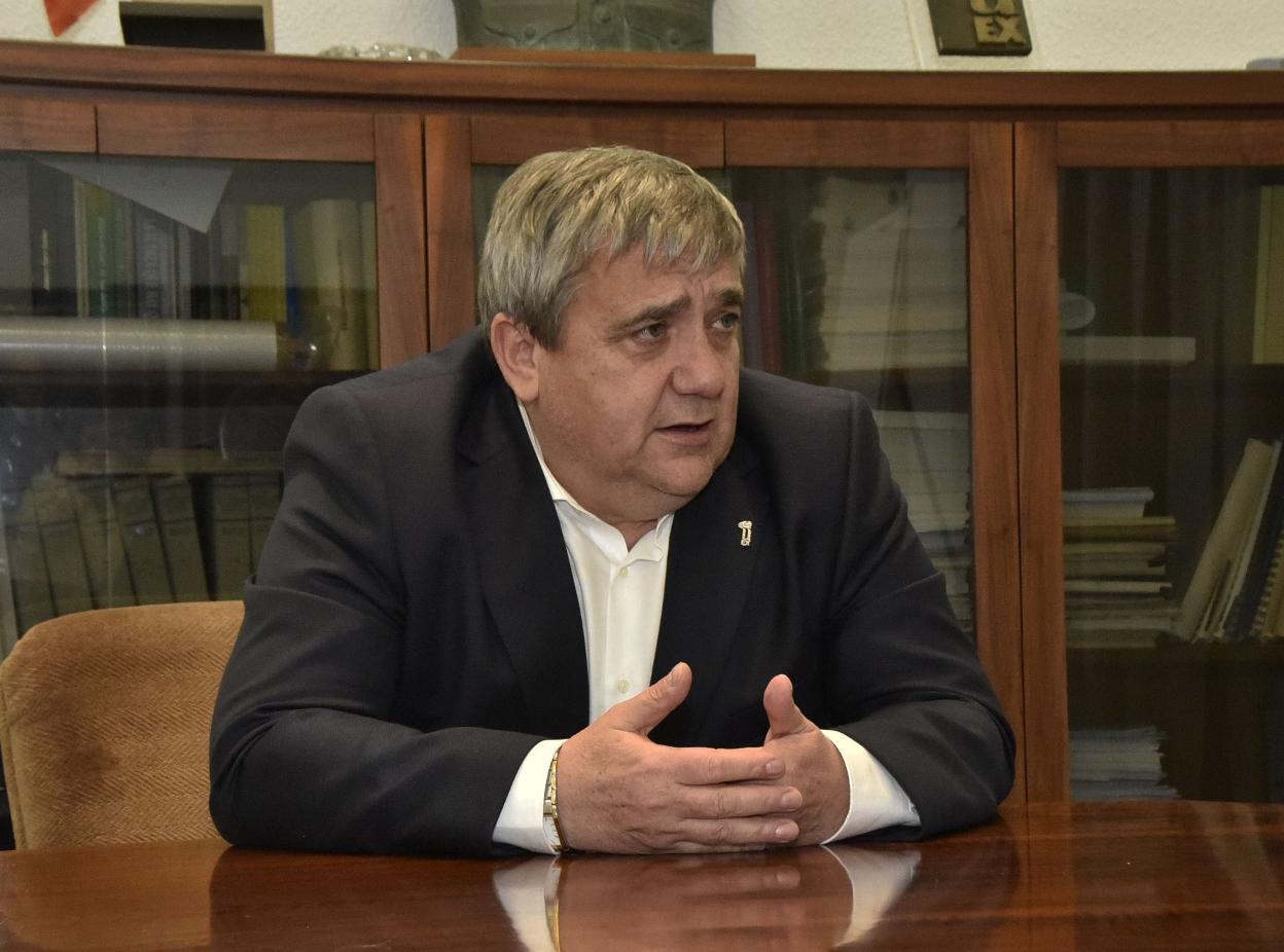 Críticas al rector de la UEx por decir a los alumnos: «Cualquier queja al Ministerio»