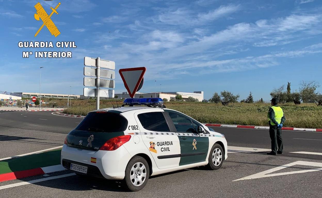 Dispositivo de control de la Guardia Civil en las carreteras extremeñas. 
