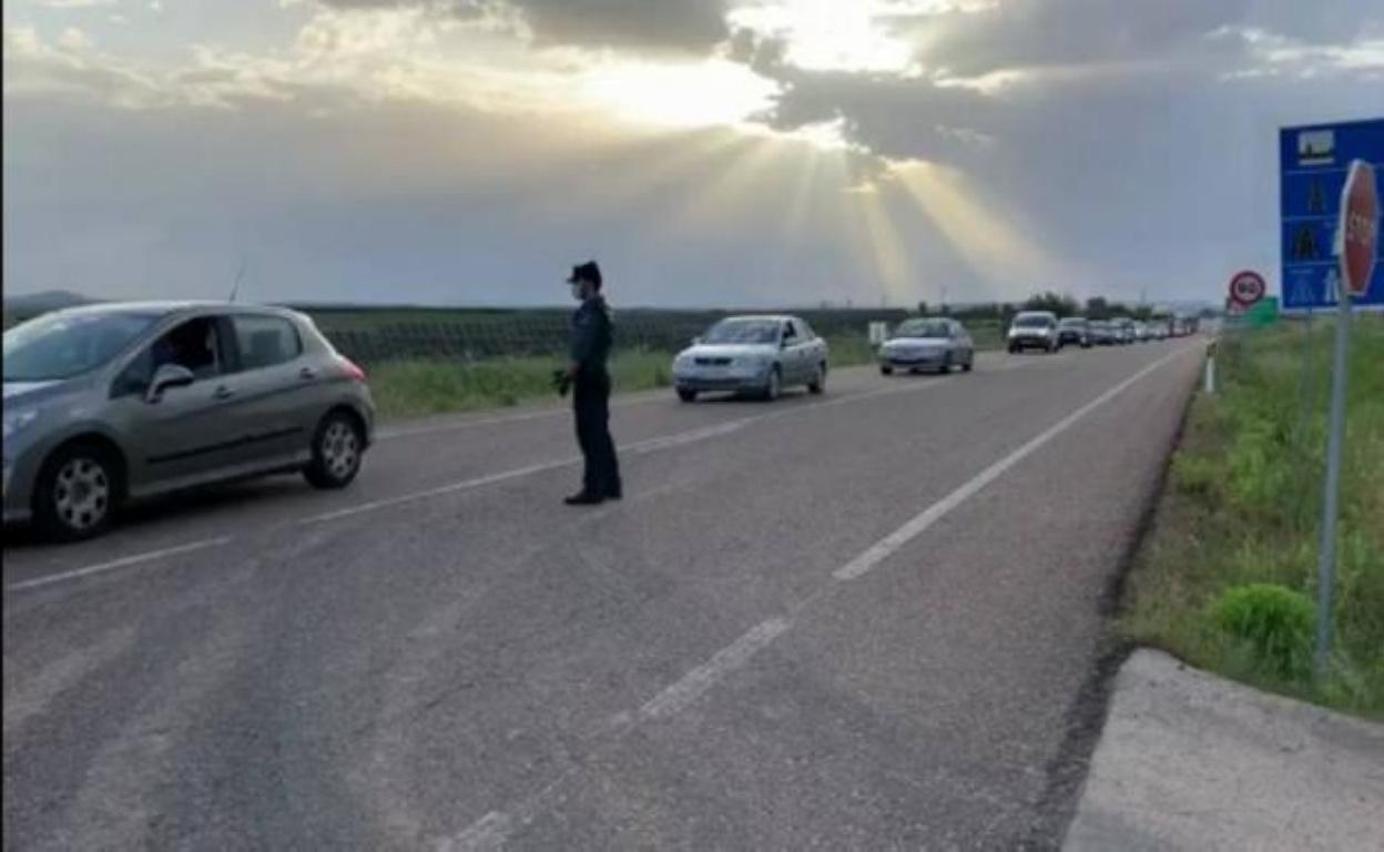 Tráfico ayer en el paso fronterizo. 