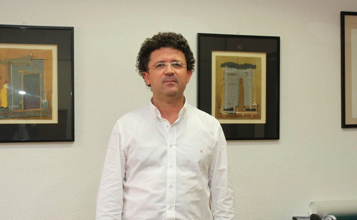 Juan Carlos Pozo, gerente de EA Group, en su despacho.