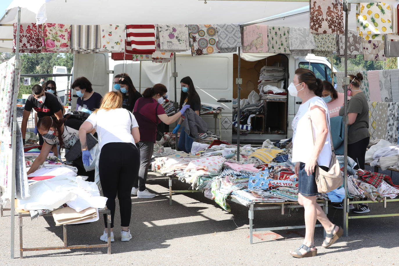 Fotos: Vuelve el mercadillo de Mérida