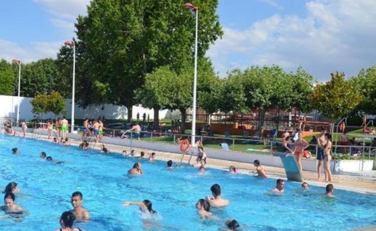 Instalaciones de la piscina municipal de Villanueva de la Serena. 