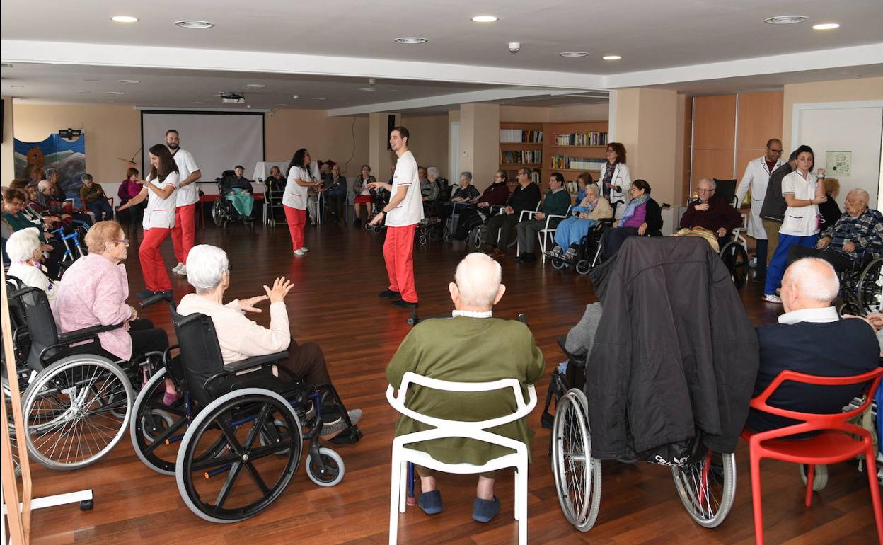 Mayores en una residencia de Plasencia. 